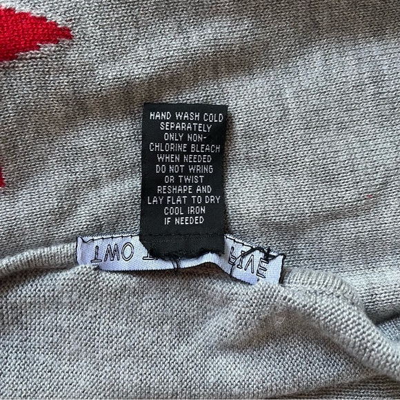 Two Twenty Five Cashmere Rayon Sweater With Stars L - Picture 7 of 7